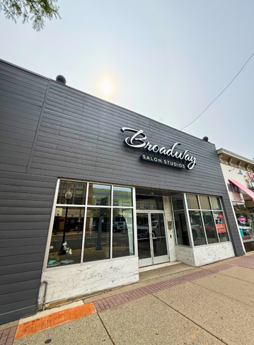 Exterior view of Broadway Salon Studios Livonia location in Royal Oak, MI