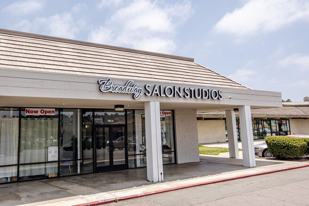 Exterior of Broadway Salon Studios Vista – clean, contemporary salon suite building with ample parking